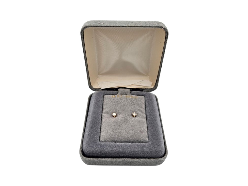 14K Yellow Gold Diamond Stud Earrings (V)