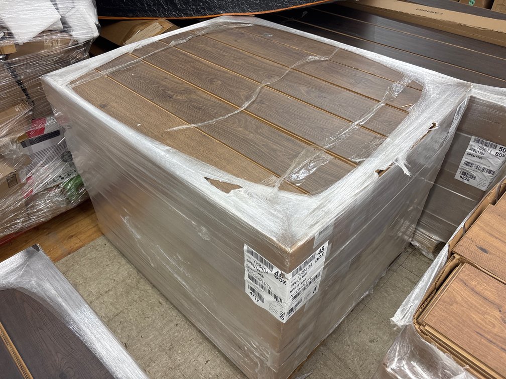 1106.64 sqft Pergo Pro Aventcross Oak Waterproof Click Laminate Flooring