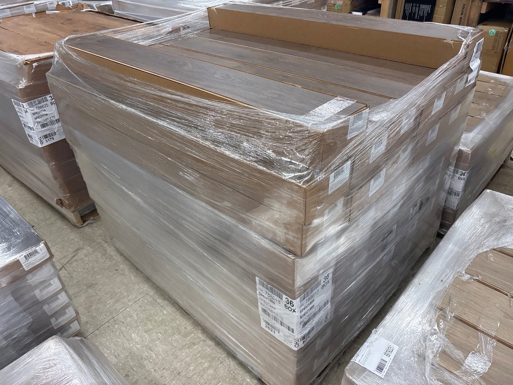 1209 sqft Pergo Pro Aventcross Oak Waterproof Click Laminate Flooring