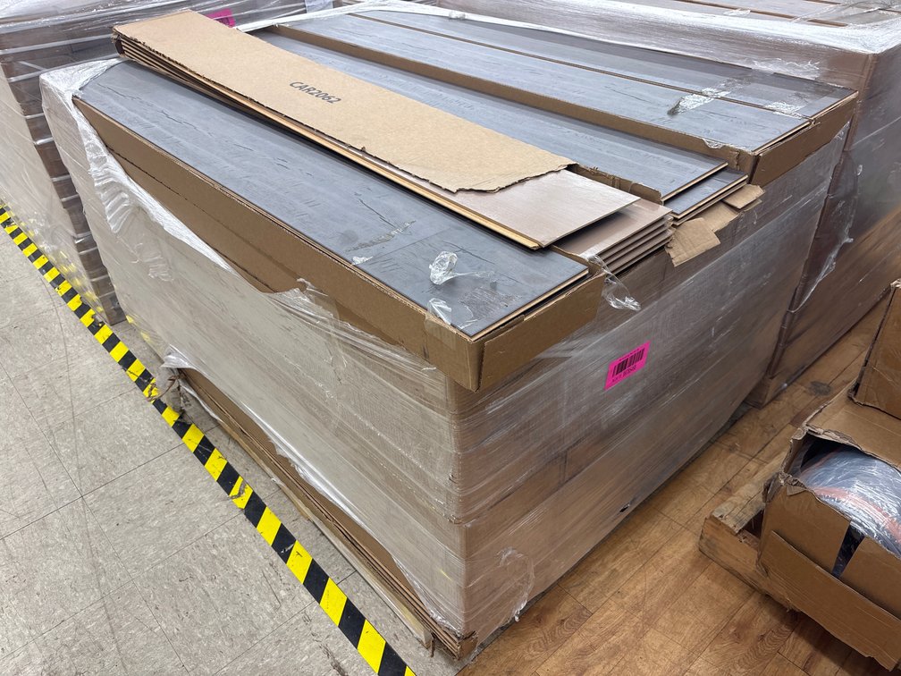 988 sqft QuickStep NatureTEK Plus Tilleto Woodland Oak Waterproof Click Laminate Flooring