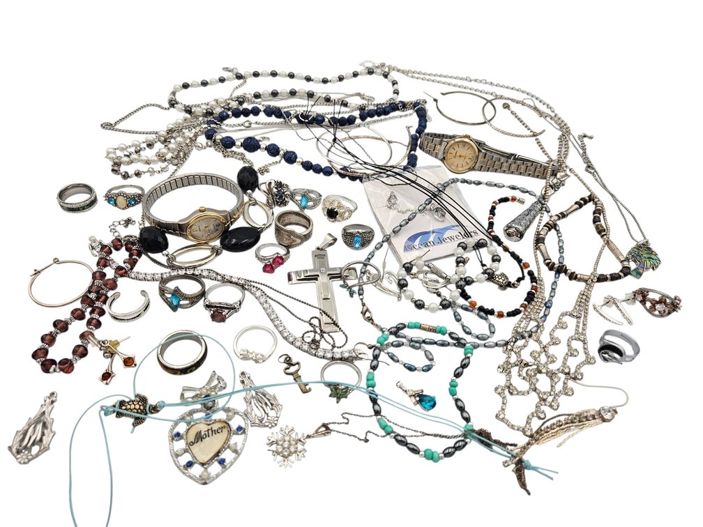 Costume Jewelry Lot - Silver-Colored (V)