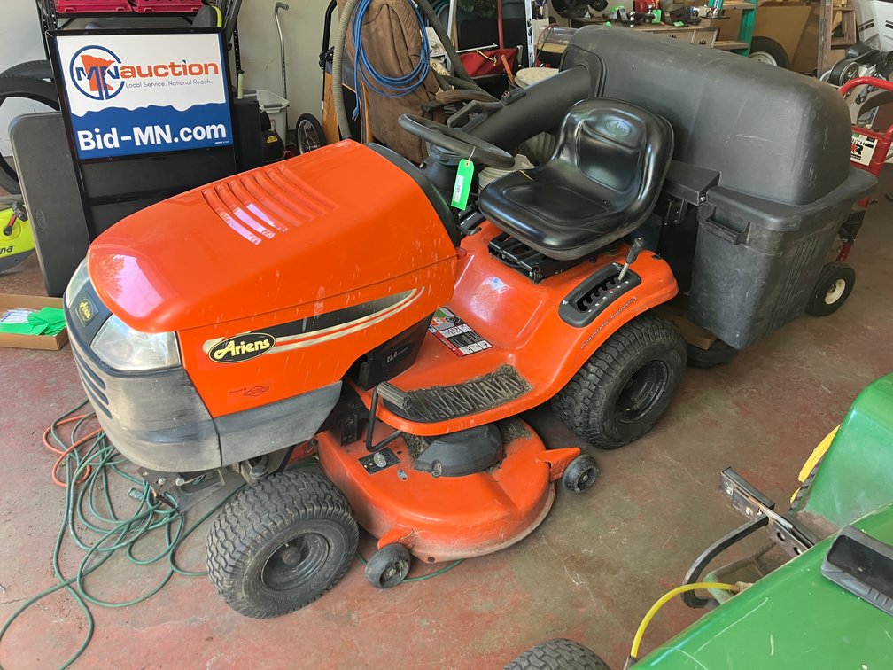 Ariens Hydrostatic/Automatic garden tractor