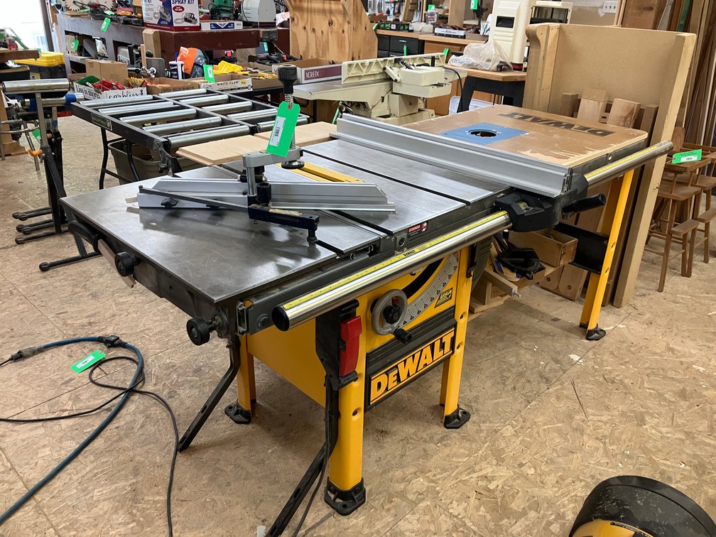 DeWalt DW746 Woodworker 10-Inch Left Tilt 1-3/4 HP Table Saw