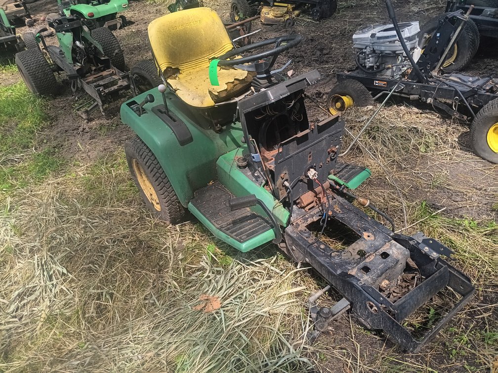 John Deere 320