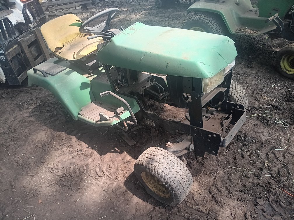 John Deere 425