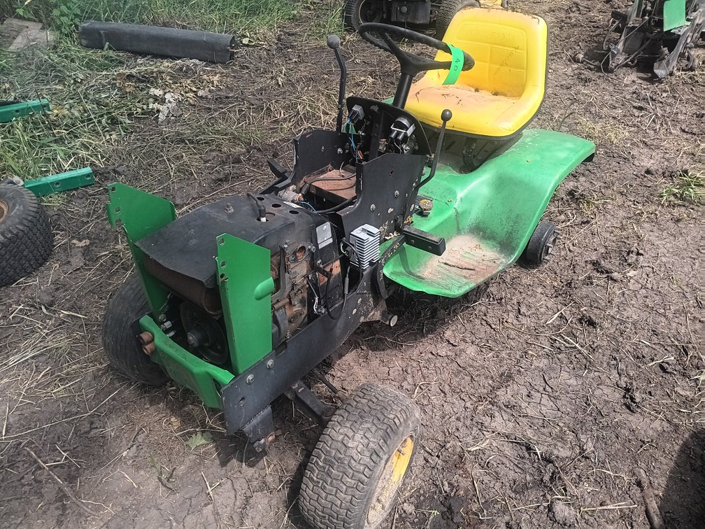 John Deere 140 with Rear Pto
