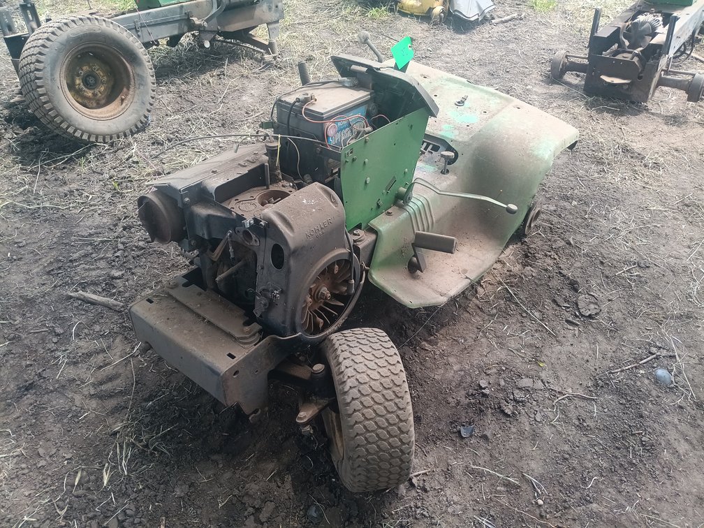 John Deere 214 with Electric Lift