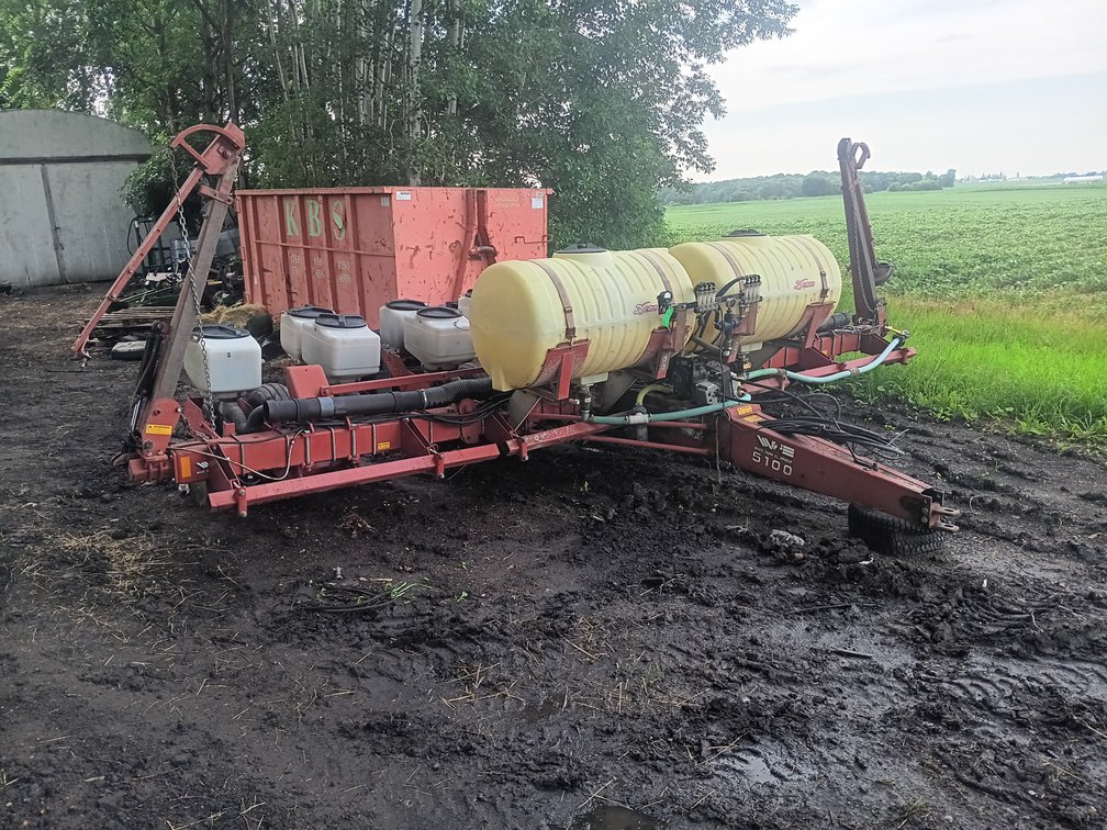 White 5100 Planter 8 Row With Monitor 30"rows