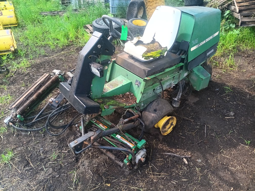 John Deere 2243 with 3 Cylinder Yanmar Diesel
