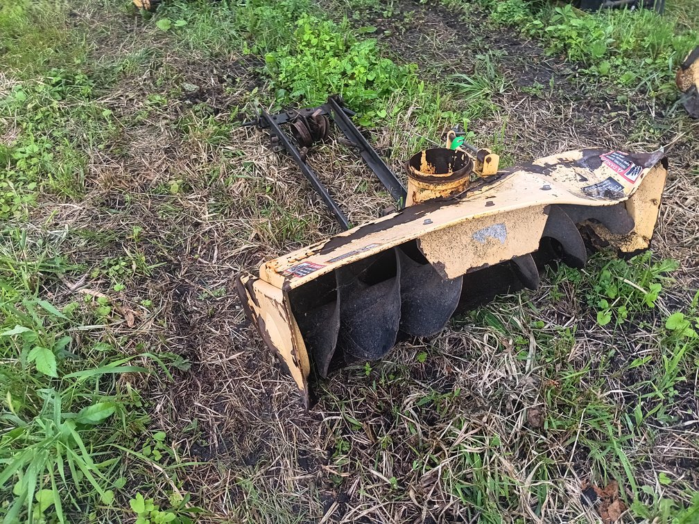 John Deere Snowthrower