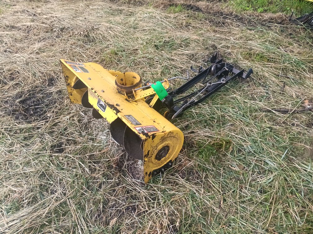John Deere Snowthrower