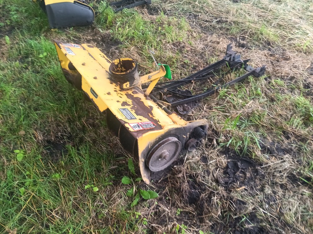 John Deere Snowthrower
