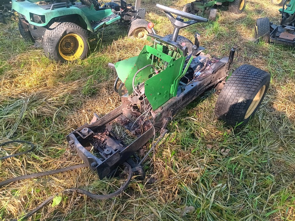 John Deere 317