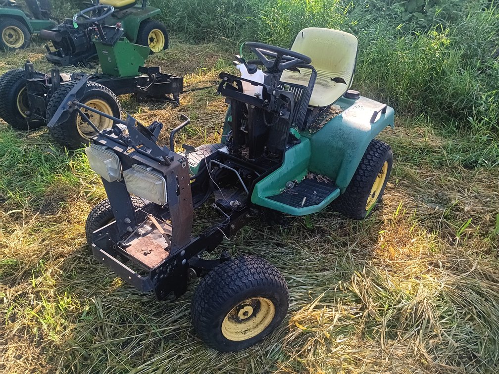 John Deere 425