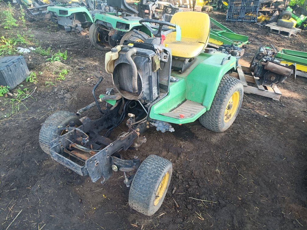John Deere 425