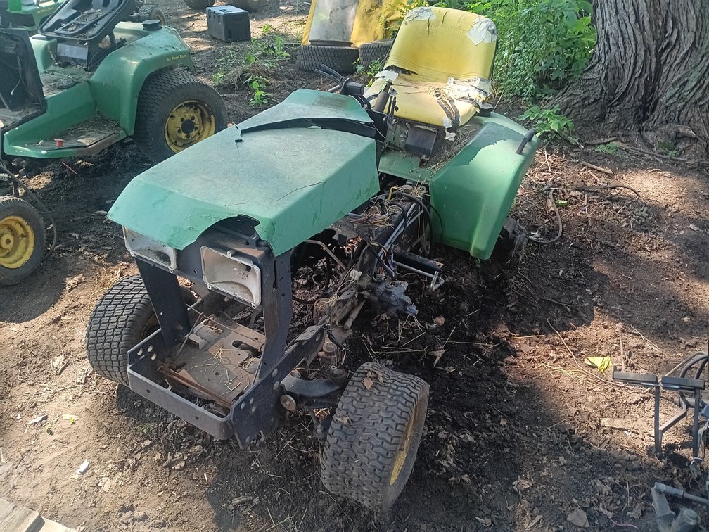 John Deere 425