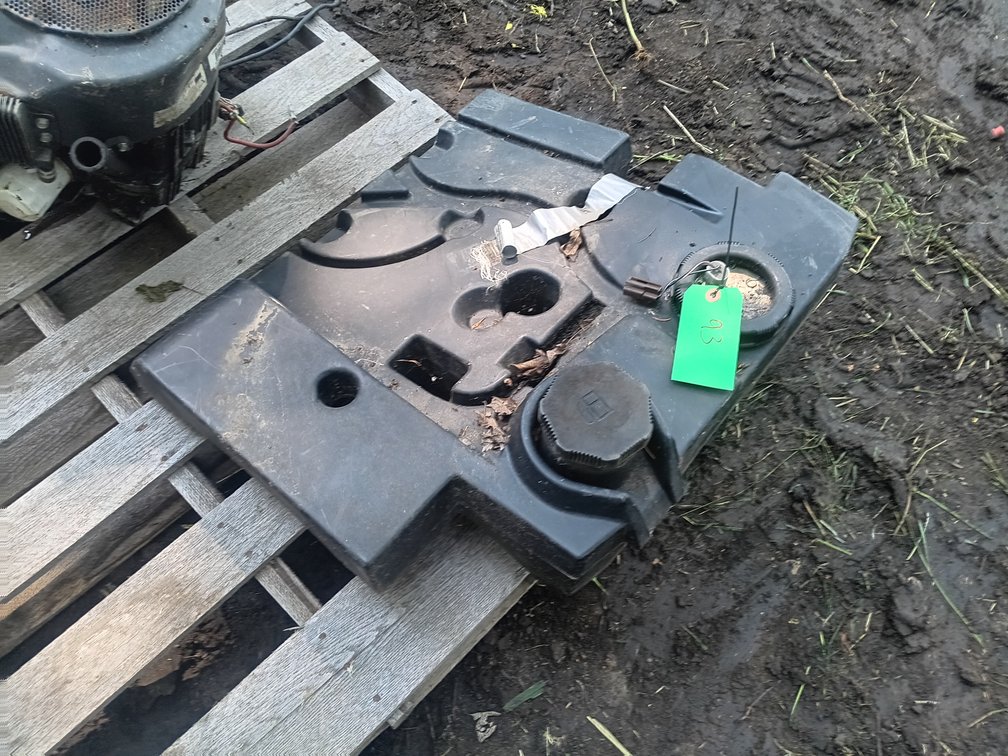 John deere 425 fuel tank
