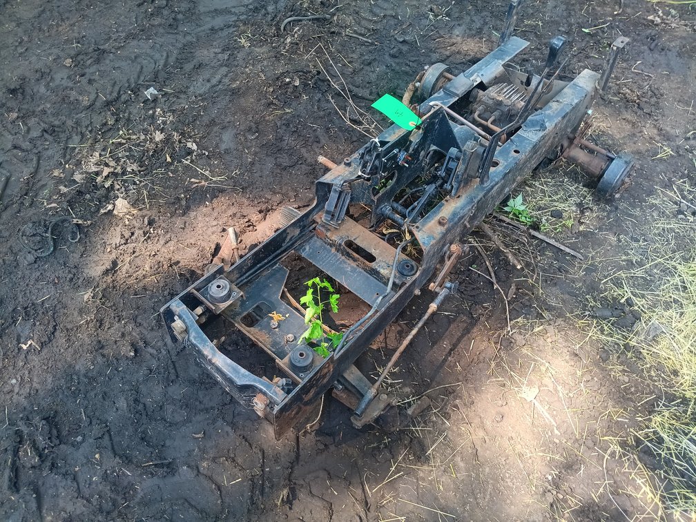 John Deere Frame with rear end