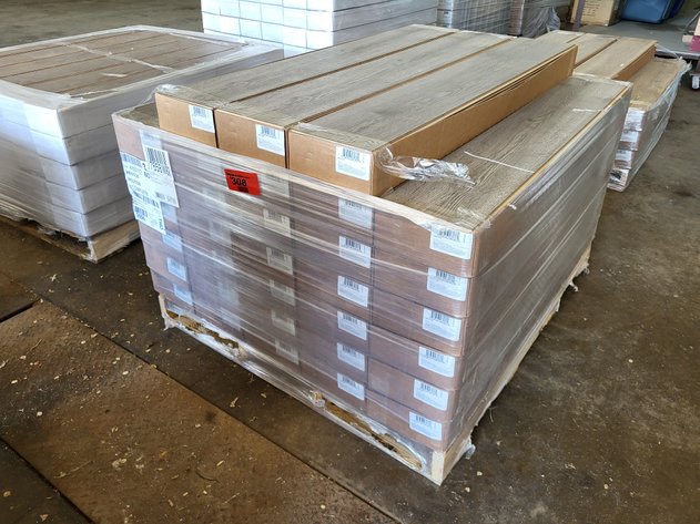 Image for 971.85 sqft Oak 04489 Mohawk Waterproof Click Laminate Plank