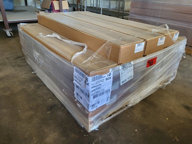 Image for 530.10 sqft Oak 04487 Mohawk Waterproof Click Laminate Plank