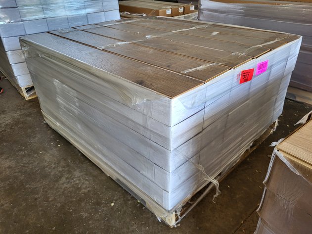 Image for 870.48 sqft Pergo Pro Aventcross Oak Mohawk Waterproof Click Laminate Plank