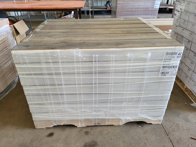 Image for 846.30 sqft Granbury Oak Wickham Gray Oak Mohawk Waterproof Click Laminate Plank