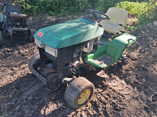 Image for John Deere 425