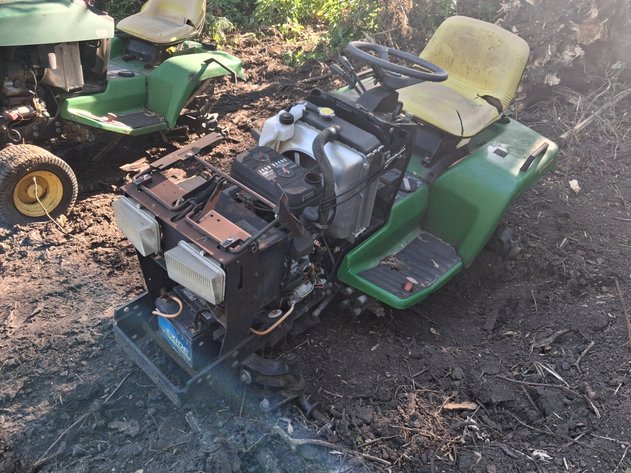 Image for John Deere 425