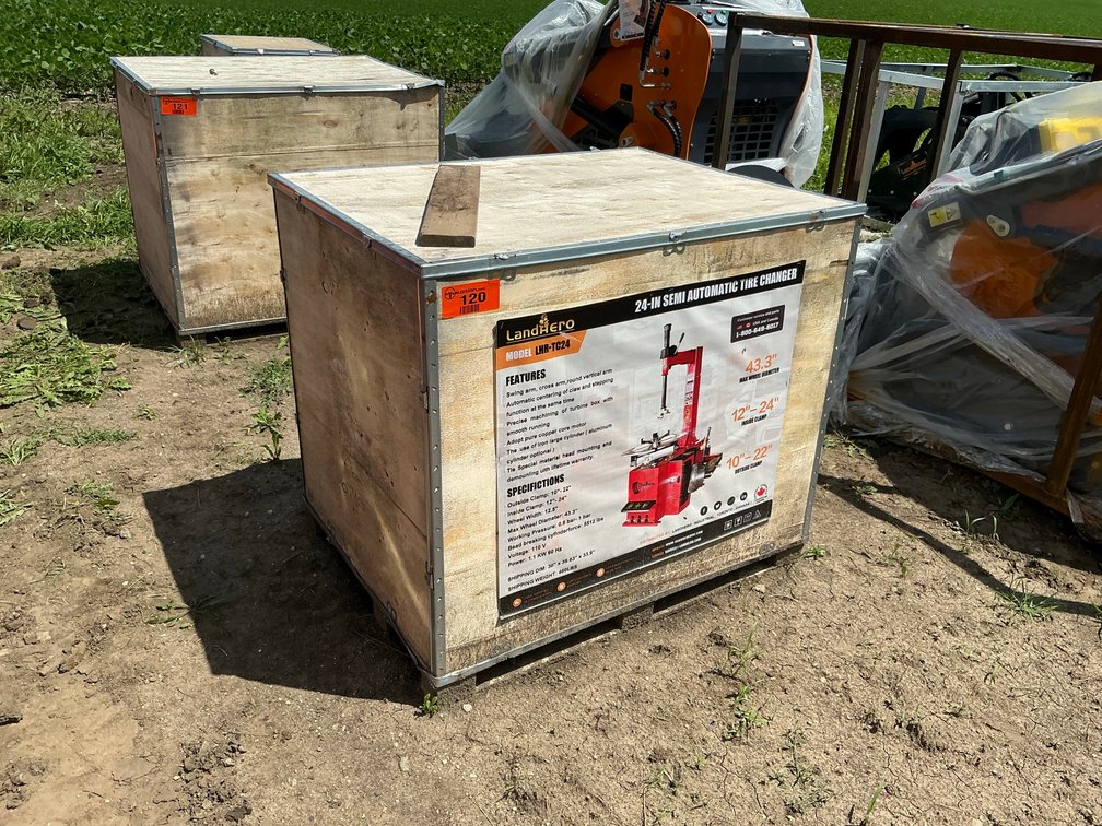 24" LandHero Semi-Automatic Tire Changer