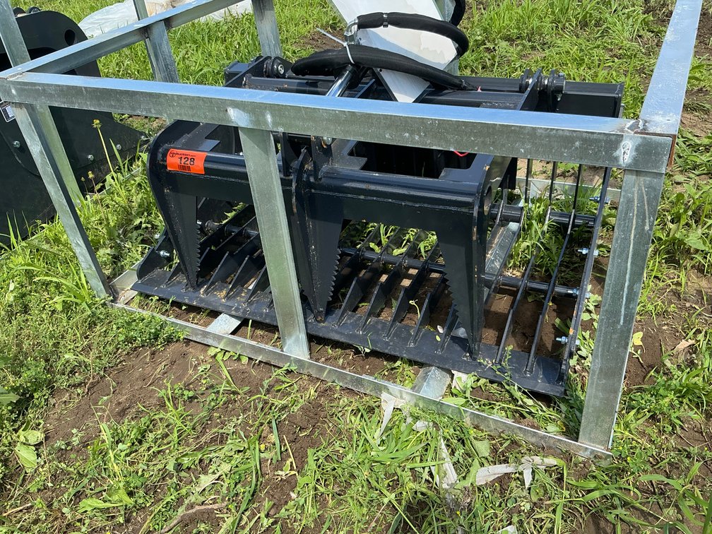 44" LandHonor Mini Skid Rock Grapple