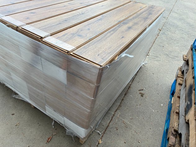 Image for 870.48 sqft Pergo Pro Silo Oak Mohawk Waterproof Click Laminate Plank