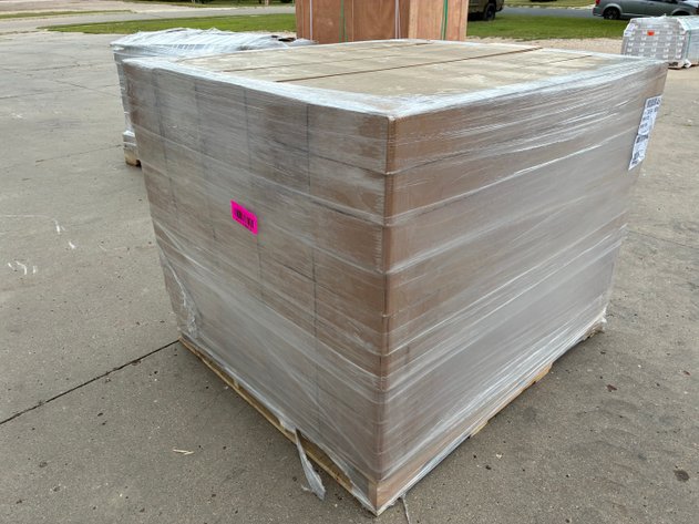 Image for 1325.25 sqft Arden Cliffs Oak 07589 Mohawk Waterproof Click Laminate Plank