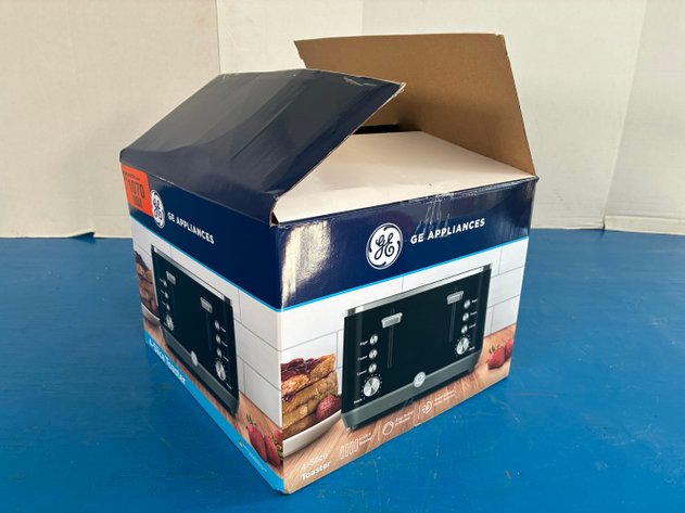 Image for GE 4-Slice 1500 watt Black Toaster with 7 Shade Settings
