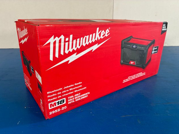 Image for Milwaukee M18 18V Lithium-Ion Cordless Jobsite Radio