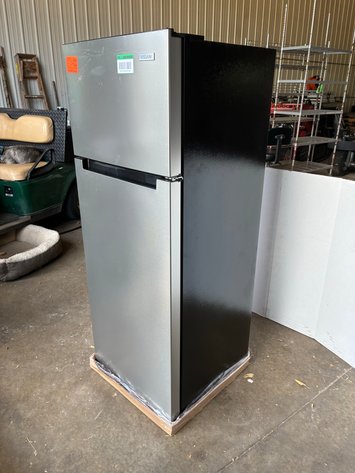 Image for Vissani Compact Refrigerator/Freezer