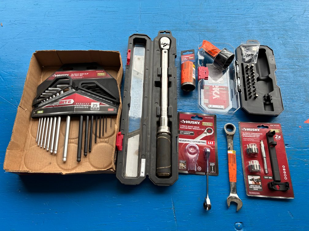 LOT: Husky Hex Keys, 3/8 Drive Torque Wrench, Wrenches, Socket, & Bit Set