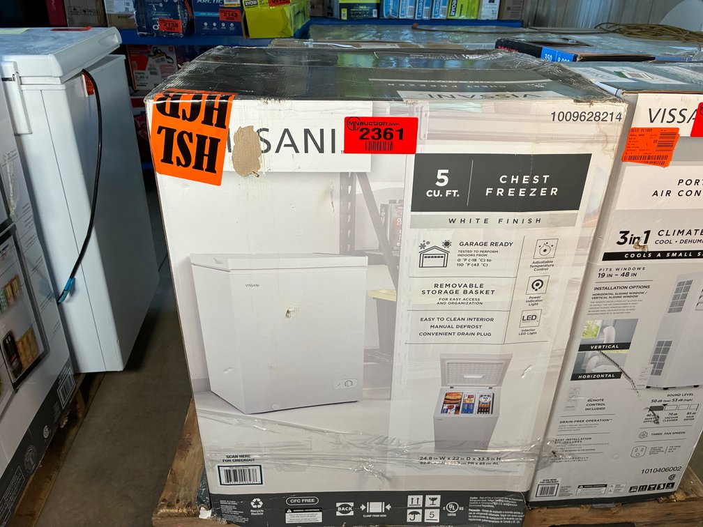 Vissani 5.0 Cu. Ft. Manual Defrost Chest Freezer With LED Light HMCF5W5