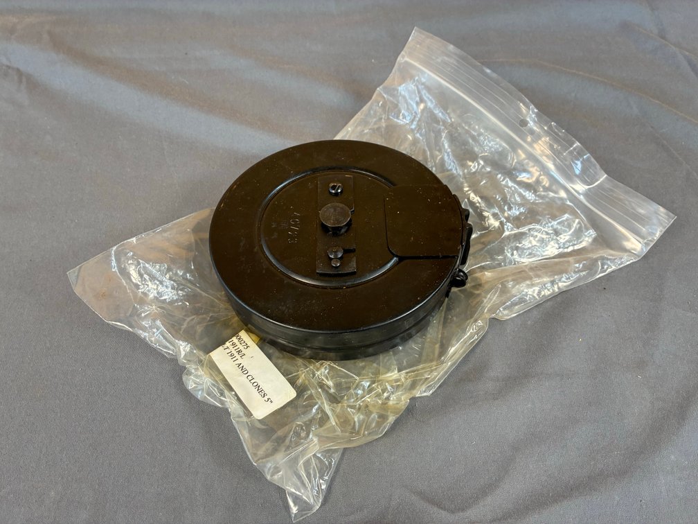 Suomi KP/-31 submachine gun DRUM MAGAZINE
