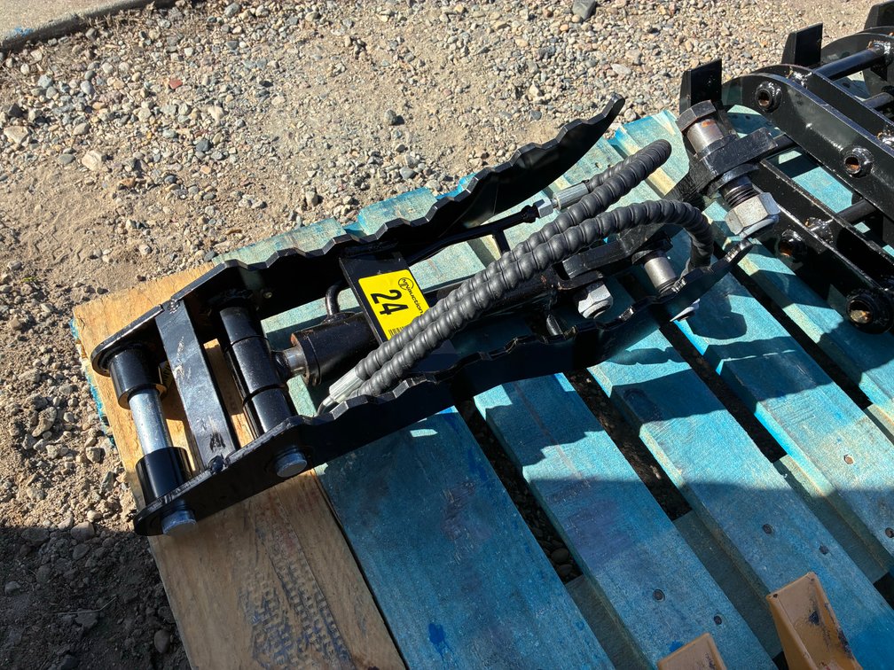 SDLanch Hydraulic Thumb