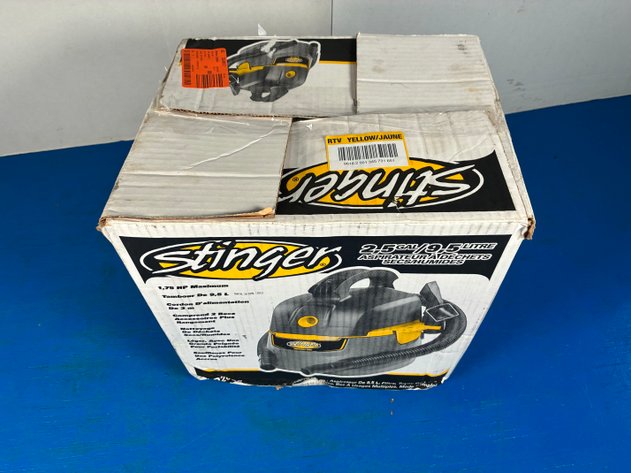 Image for Stinger 2.5 Gal. 1.75 Peak HP Small Shop Vacuum Wet Dry Vac HD2025