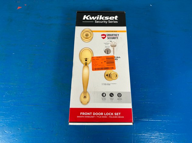 Image for Kwikset Dakota Polished Brass Keyed Entry Single Cylinder Door Handleset with Tylo Doorknob Featuring Smartkey Security