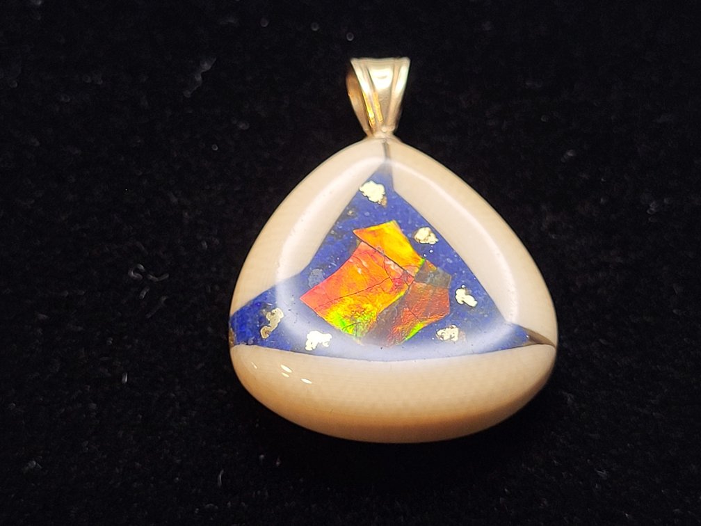 14K pendant bail with amulet