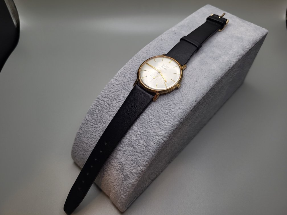 Desta 17 jewel ultra flat mechanical watch with leather strap