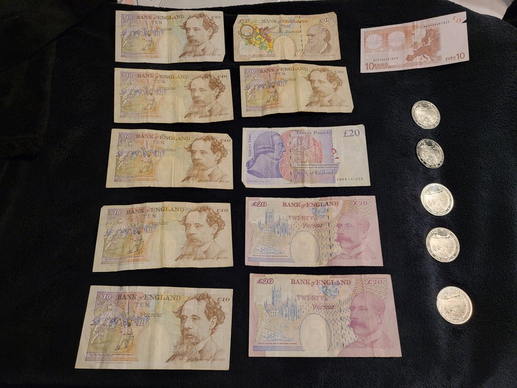 Pre-polymer British Pound paper notes (130 GBP face value)