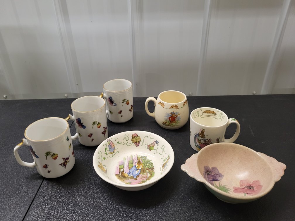 (3) strawberry motif porcelain cups, Radford handled bowl