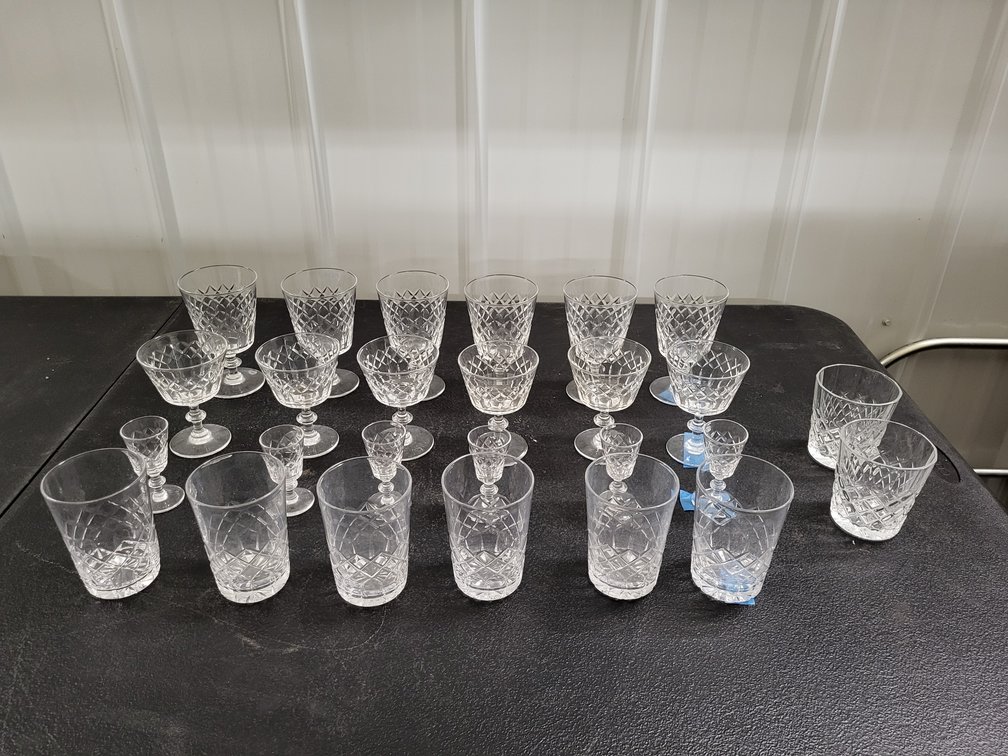 Diamond waffle pattern stemware
