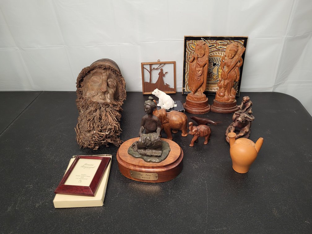 Wood carvings, resin figures, kangaroo puzzle