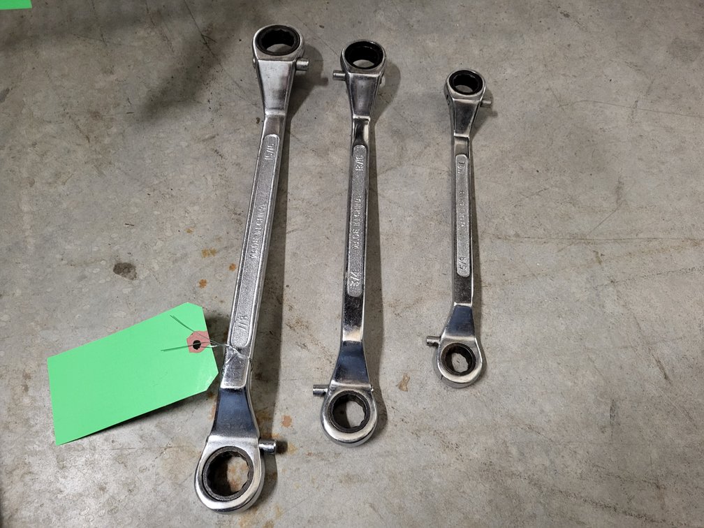(3) ratcheting box end wrenches