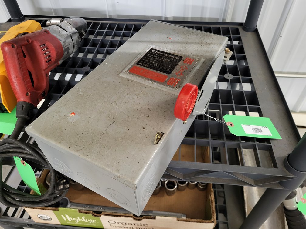 Cutler-Hammer 30amp heavy duty safety switch