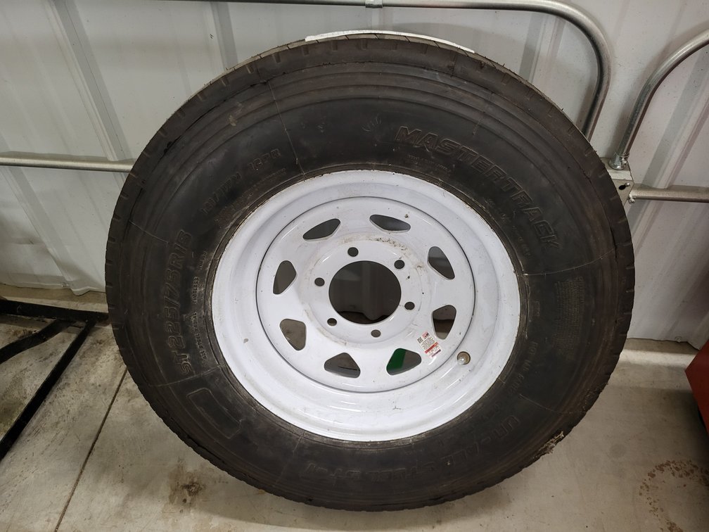 Master Track trailer tire ST225/75R15